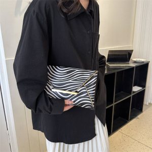 Summer new niche design fashion trend clutch bag retro simple casual trend envelope bag women's bag – Image 3