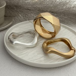 European and American cross-border design sense fashion trend alloy glossy alloy bracelet ins light luxury fashion versatile bracelet – Image 7