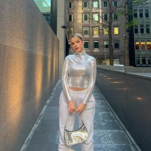 European and American hot girls 2024 autumn new solid color round neck shiny long sleeve slim crop top 11279 – Image 3