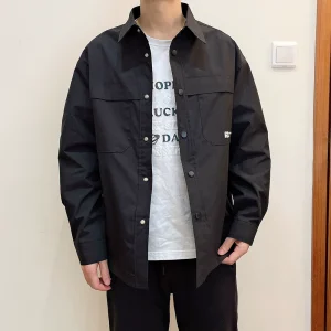 Retro workwear style long sleeve shirt men's lapel casual shirt small coat worn over top windbreaker jacket – Image 3