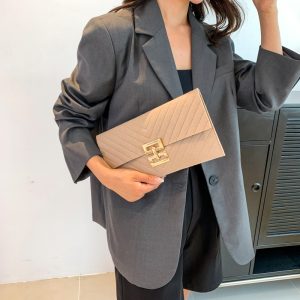 This year's popular bag women's 2024 summer clutch new niche trend clutch bag fashion simple envelope bag – Image 3