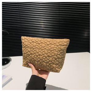 2024 summer new cute retro makeup bag, Korean version of ins style, niche travel, outing, temperament, simple clutch – Image 4