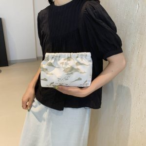 2024 summer new simple retro small square bag trend large capacity commuter bag simple fashion clutch bag women – Image 4