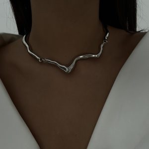 European and American cross-border liquid lava metal texture collar female choker cold wind geometric twist design sense necklace – Image 3