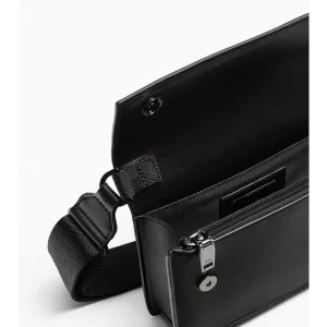 2024 new men's bag trendy brand ins Japanese crossbody bag high-quality boys versatile clamshell trend small square bag – Image 4