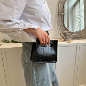 2024 New Niche Design Handheld Solid Color Bag Bag Women's Tide Soft Leather Simple Small Fresh Cute Simple Commuter Bag – Image 4