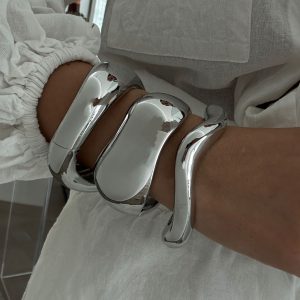 European and American cross-border fashion trend design sense spring bracelet female metallic glossy water drop hug bracelet – Image 4