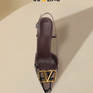 Baotou sandals women's 2024 new metal decoration V-buckle high-end rear straps women's shoes show the surface of the niche style – Image 4