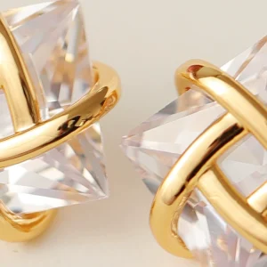 MのRUMI Super Flash Premium Niche Simple Geometric Square Stud Earrings Women's Small and Delicate Zircon Cold Wind Earrings – Image 4
