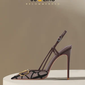 Baotou sandals women's 2024 new metal decoration V-buckle high-end rear straps women's shoes show the surface of the niche style – Image 3
