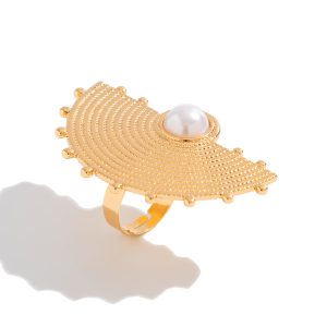 European and American cross-border design sense metal pleated feather imitation pearl ring ins wind flower open ring joint ring – Image 5