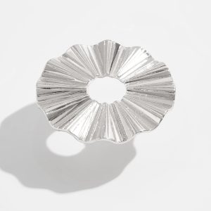European and American cross-border design sense metal pleated feather imitation pearl ring ins wind flower open ring joint ring – Image 6
