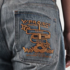 American street hip hop catwalk, heavy embroidery, three-dimensional tailoring, stacked retro rock baggy denim trousers – Image 6