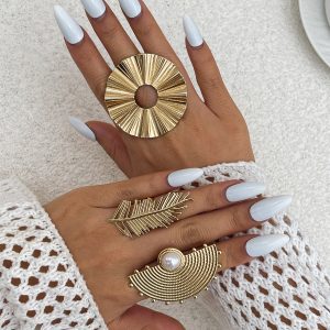 European and American cross-border design sense metal pleated feather imitation pearl ring ins wind flower open ring joint ring – Image 3