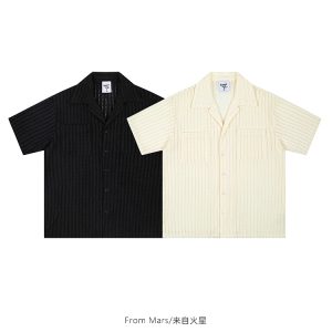 From Mars réitère la marque de mode rétro avec un col cubain décontracté et une chemise à manches courtes ample et polyvalente BF – Image 3