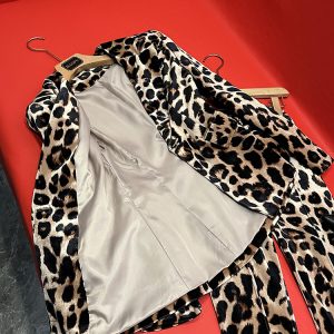Station européenne 2025 velours doré Nouveau défilé européen et américain professionnel Costume imprimé léopard Pantalon évasé Ensemble deux pièces 05678 – Image 8