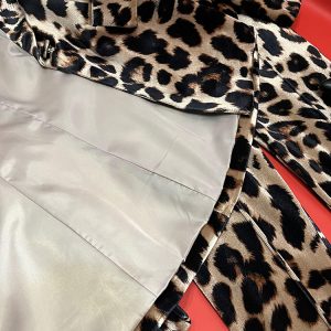 Station européenne 2025 velours doré Nouveau défilé européen et américain professionnel Costume imprimé léopard Pantalon évasé Ensemble deux pièces 05678 – Image 9