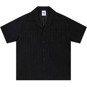 From Mars réitère la marque de mode rétro avec un col cubain décontracté et une chemise à manches courtes ample et polyvalente BF – Image 5