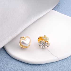 Light luxury versatile double-sided pearl-plated 18K gold earrings women's fashion high-end temperament ins style exquisite earrings wholesale – Image 3