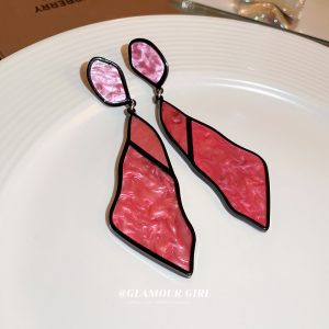 Silver needle geometric irregular earrings fashion acrylic temperament stud earrings European and American exaggerated atmosphere new earrings wholesale – Image 3