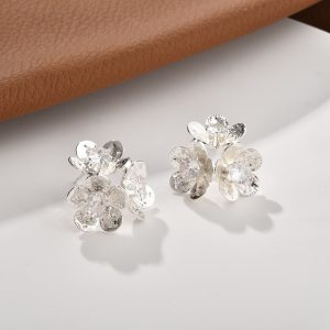 Real gold electroplated three-dimensional flower cluster inlaid zirconium super flash stud earrings temperament retro simple elegant versatile fashion commuter earrings – Image 4