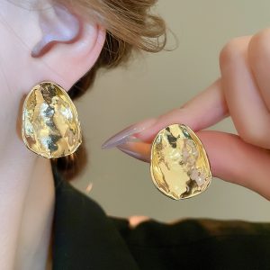 Silver needle cross-border design sense irregular metal stud earrings high-end niche fashion earrings light luxury texture earrings women – Image 4