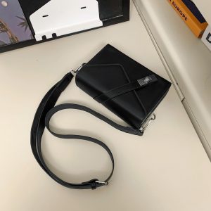 High-quality men's crossbody bag, new trendy brand, versatile leather black shoulder bag, men's and women's hard shell bag, box shoulder bag – Image 4