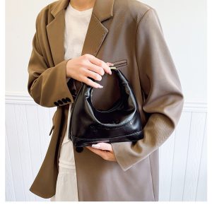 Large-capacity fashion retro casual 2025 spring new trendy solid color texture cross-body one-shoulder hand-carried pillow bag – Image 7