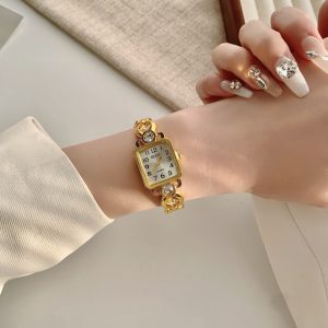 Old money wind light luxury gold watch women's cross-border new fashion quartz watch commuter versatile watch retro small gold watch – Image 6
