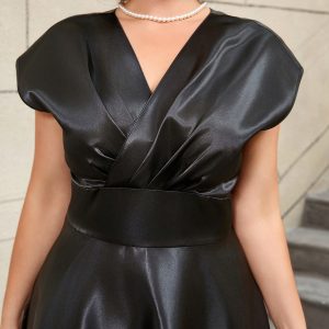Plus size black satin bulletless dress A sleeveless V-neck commuter elegant dress Dress party – Image 5