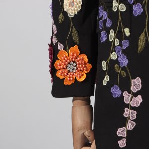 The fall of 2025 has an elegant and versatile temperament, a slim long-sleeved jacket, and a sense of luxury for women – Image 8