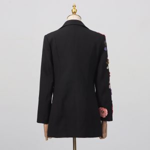 The fall of 2025 has an elegant and versatile temperament, a slim long-sleeved jacket, and a sense of luxury for women – Image 4