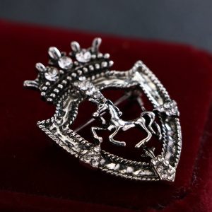 Fashion Brooch Men's Suit Corsage Retro Shield Horse Brooch Rhinestone Badge High-end Clothes Pin Accessories – Image 5