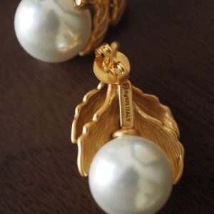 New metal original design earrings women's vintage pearls used silver needle earrings French European and American earrings stud earrings trend – Image 3