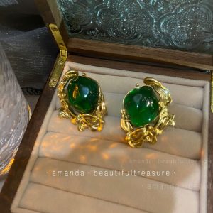 New second-hand exaggerated green resin retro temperament large earrings, European and American noble French luxury design, ear jewelry trend – Image 4