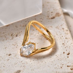 Zircon ring, titanium steel, non-fading jewelry, women's light luxury, high-end ring, stainless steel jewelry – Image 3