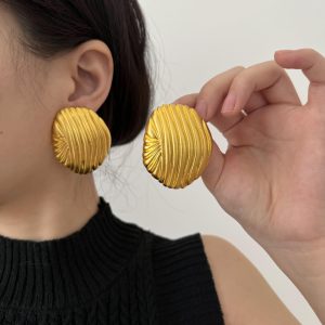 European and American French niche design sense retro exaggerated metal large earrings women's water ripple temperament earrings simple stud earrings – Image 3