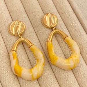 Vintage ivory white irregular circle pendant earrings Maillard design sense earrings niche high-end earrings women – Image 4