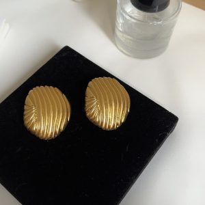 European and American French niche design sense retro exaggerated metal large earrings women's water ripple temperament earrings simple stud earrings – Image 4