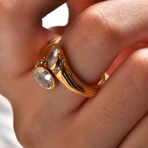 European and American court style niche design white zircon inlaid ring stainless steel gold-plated ring – Image 3
