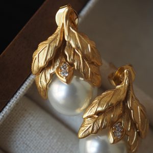 New metal original design earrings women's vintage pearls used silver needle earrings French European and American earrings stud earrings trend – Image 4
