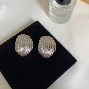 European and American French niche design sense retro exaggerated metal large earrings women's water ripple temperament earrings simple stud earrings – Image 5