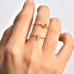 1pc European and American niche design stainless steel 18K gold red and white zircon simple fine light luxury women's personality ring – Image 4