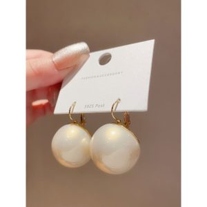 Hong Kong style retro exaggerated pearl earrings female niche design European and American cold style earrings simple earrings trend – Image 3