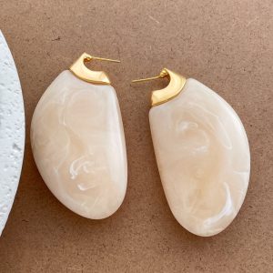 Maillard style high-end exaggerated personality resin earrings fashion light luxury autumn and winter acrylic earrings earrings for women – Image 3