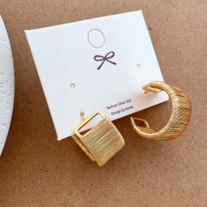 European and American wire wire wrapping hoop earrings, niche design stud earrings, fashionable high-end versatile, daily commuter earrings – Image 3