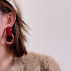 Retro Hong Kong style, high-end fashion, light luxury, geometric irregularity, acrylic, exaggerated personality, resin earrings, earrings, women – Image 4